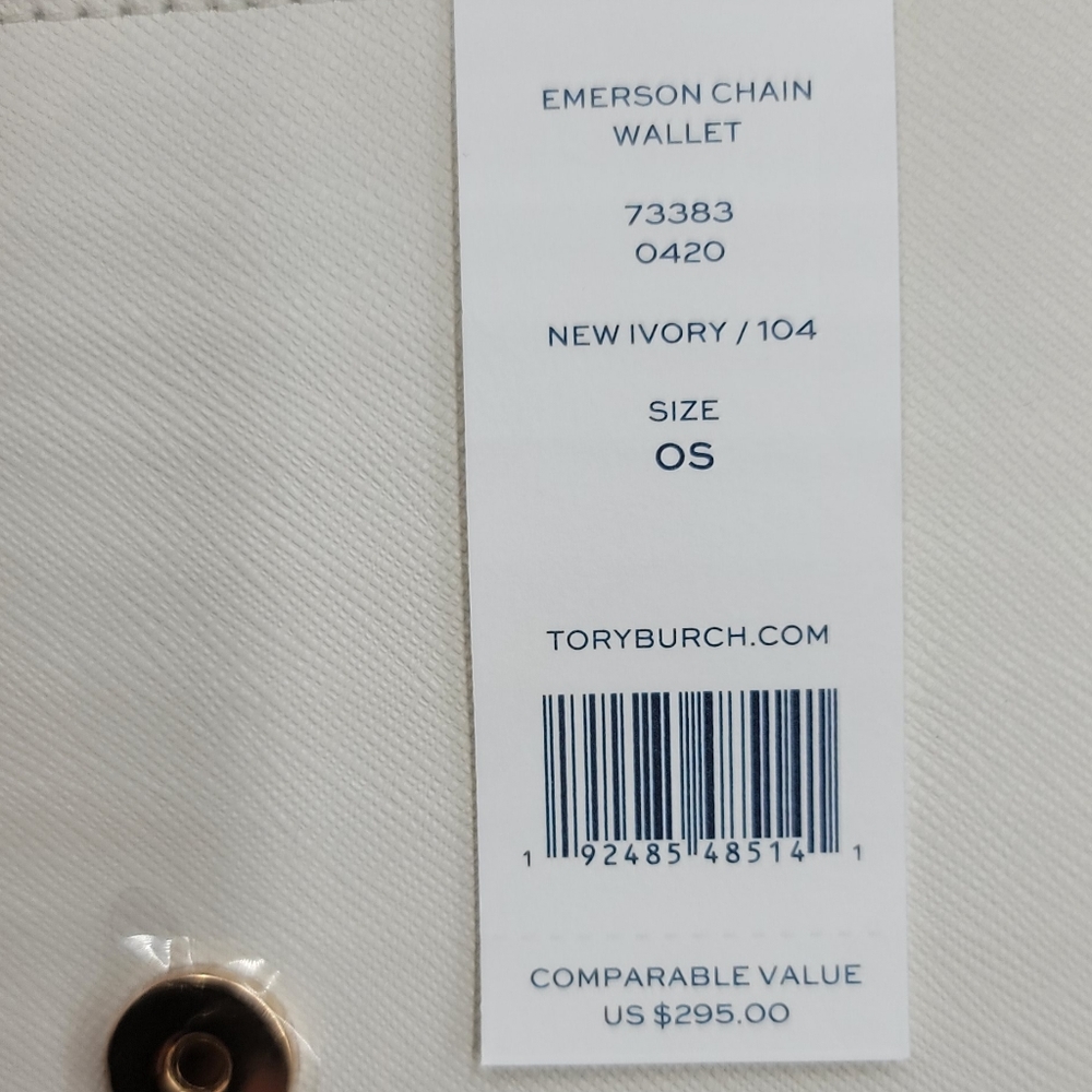 Tory Burch Emerson Chain Wallet - Picture 11 of 11